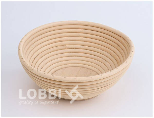 Wooden rattan form for rising bread with a wooden bottom - roun