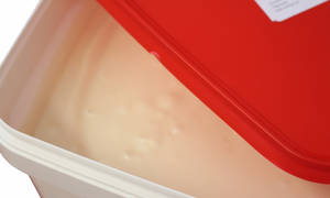 MAGNUM WHITE cream for filling and covering of cakes and pastry