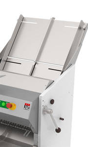Хлеборезачна машина Jac Breadslicers Chute+ 600